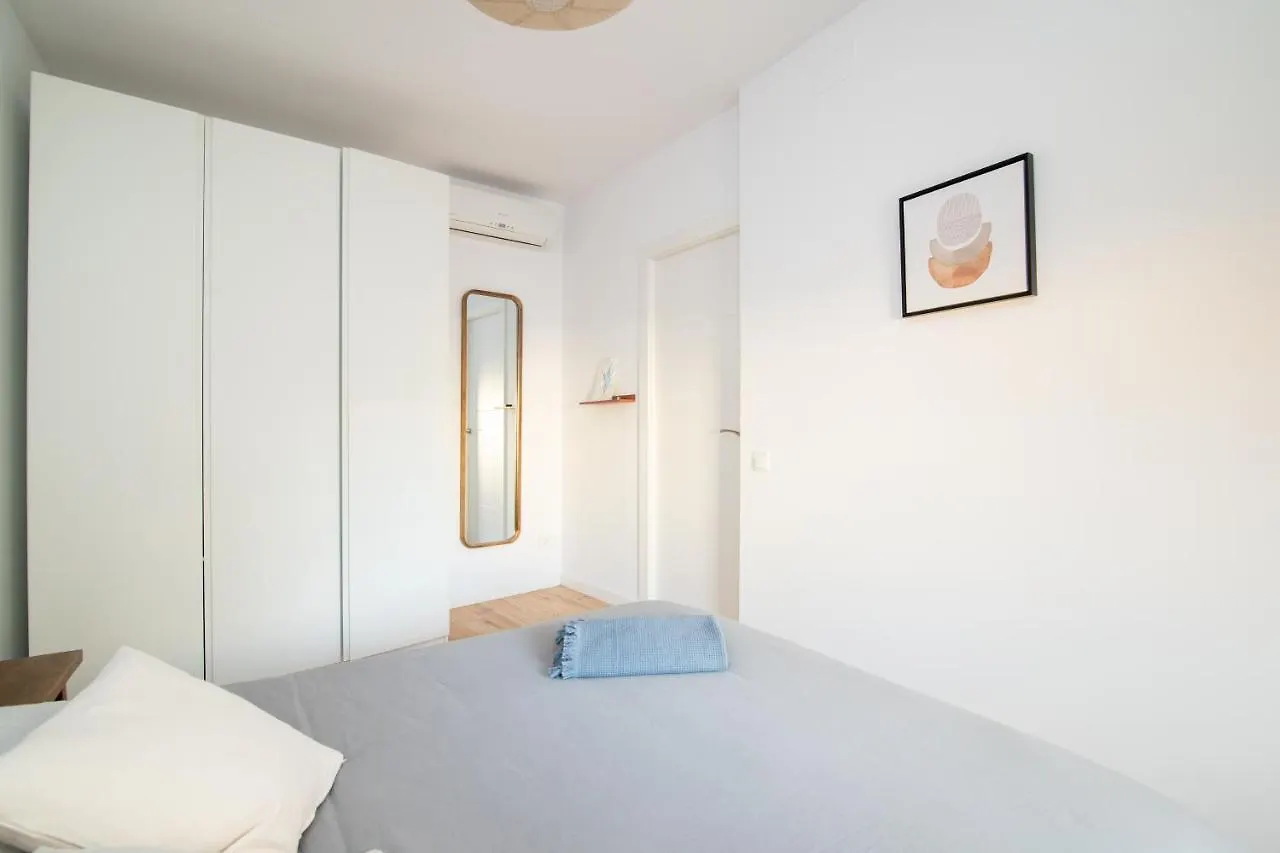 Barcelona Apartments In Born 0*,  España